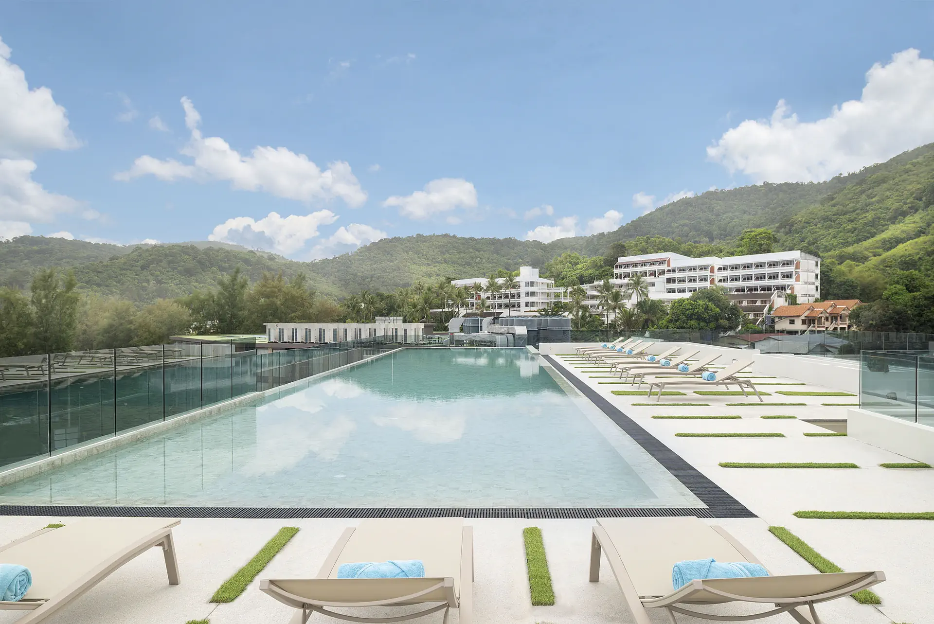 JonoX Phuket Karon Hotel