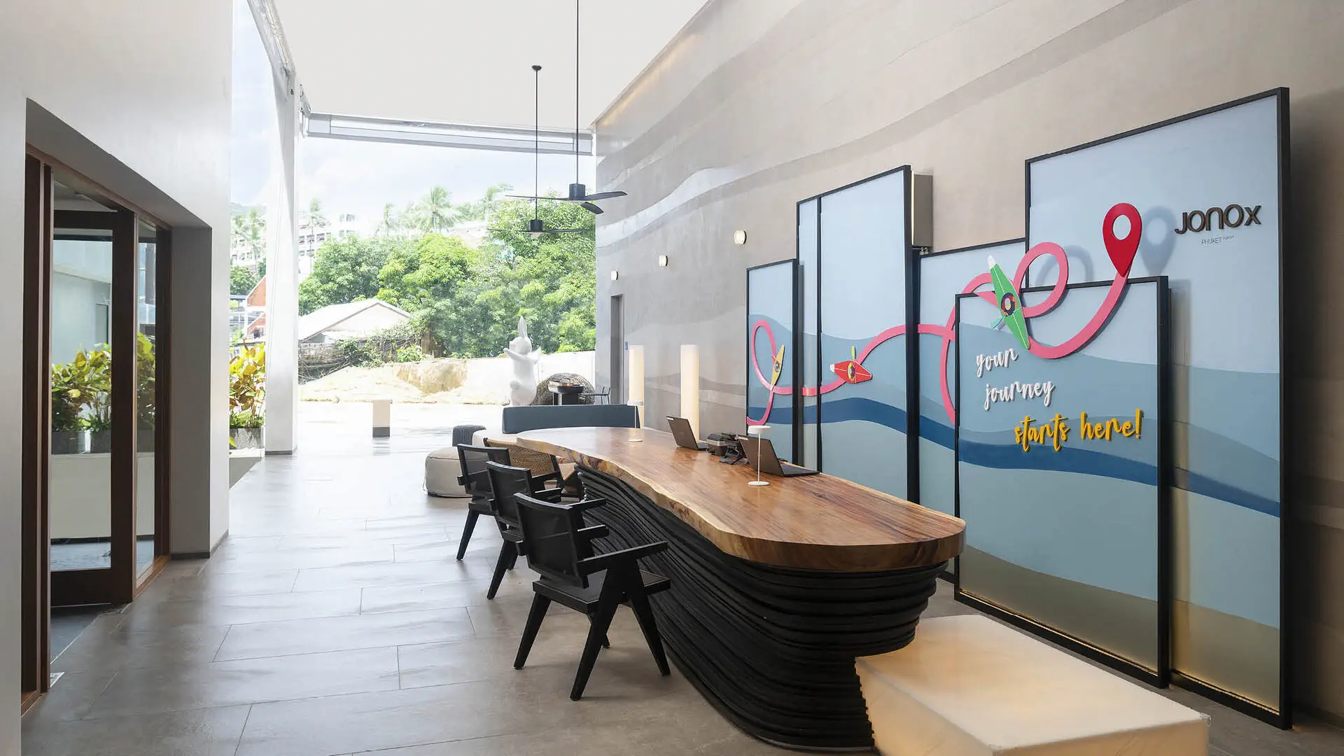 JonoX Phuket Karon Hotel