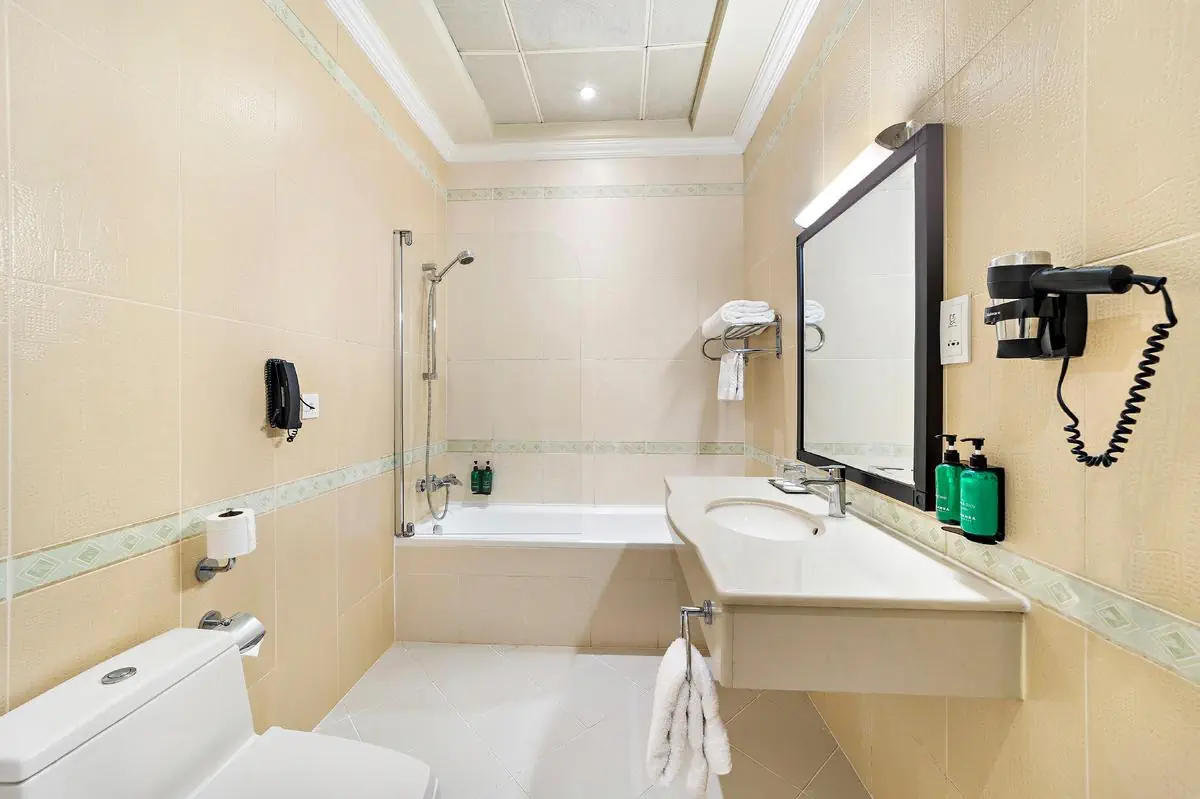 HOTEL Al Hamra Residences