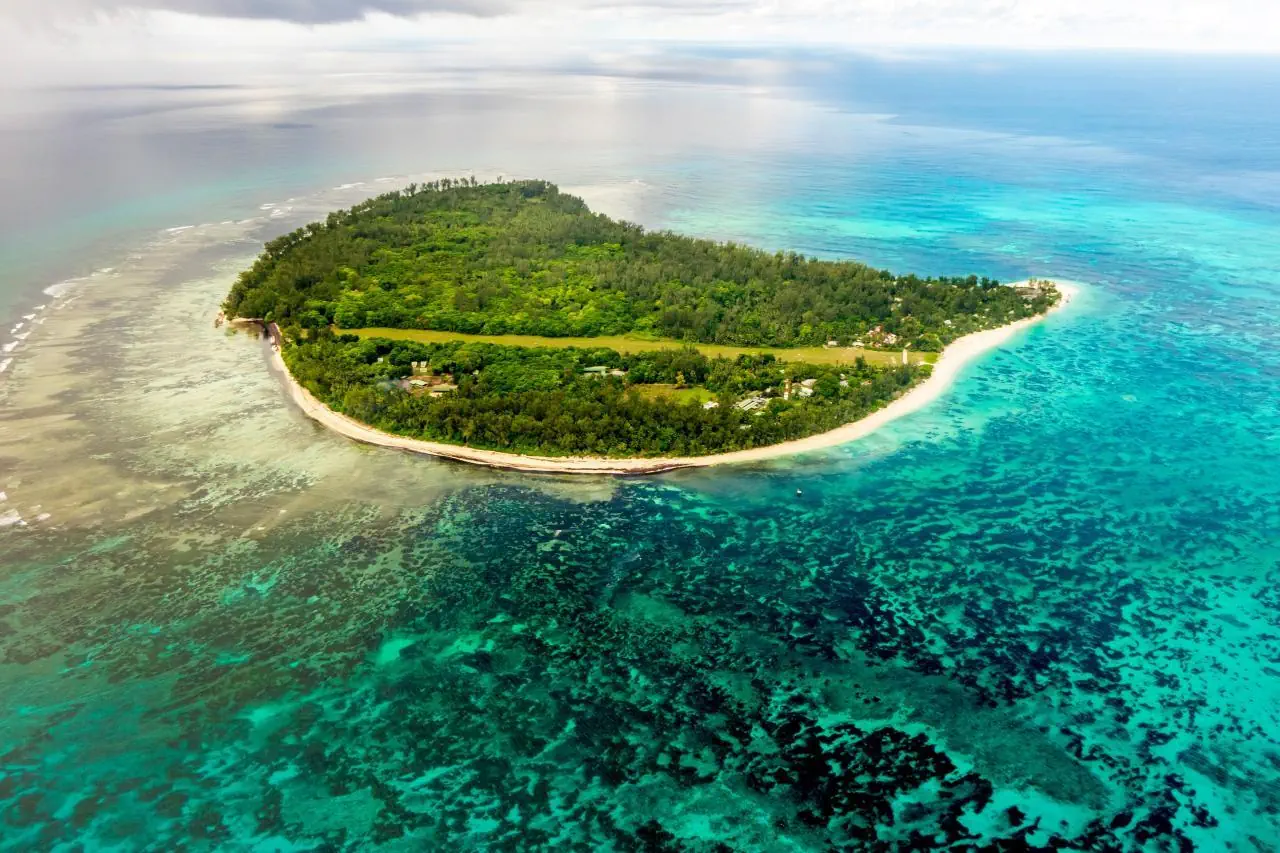 HOTEL Denis Private Island