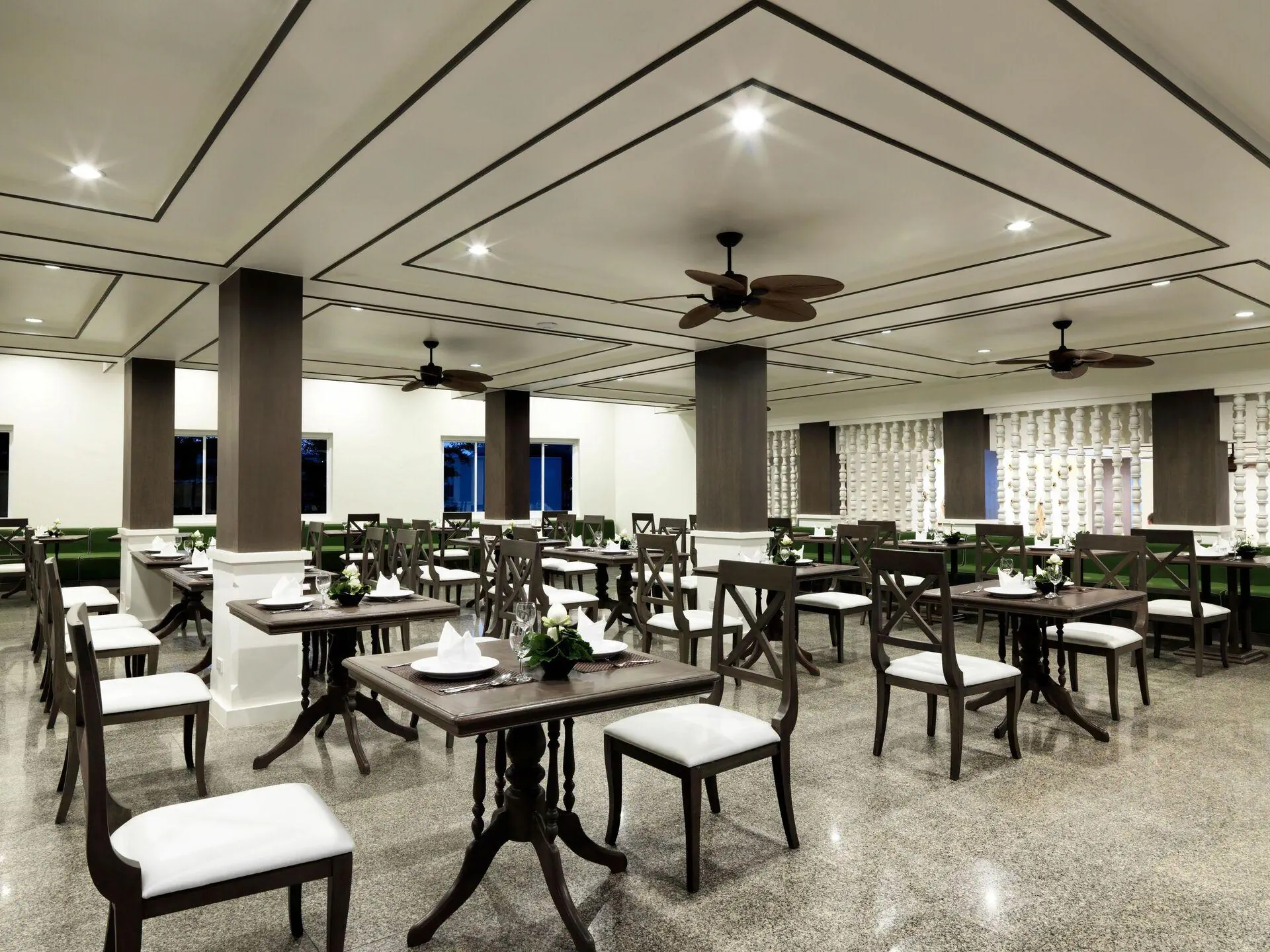 HOTEL Chanalai Flora Resort