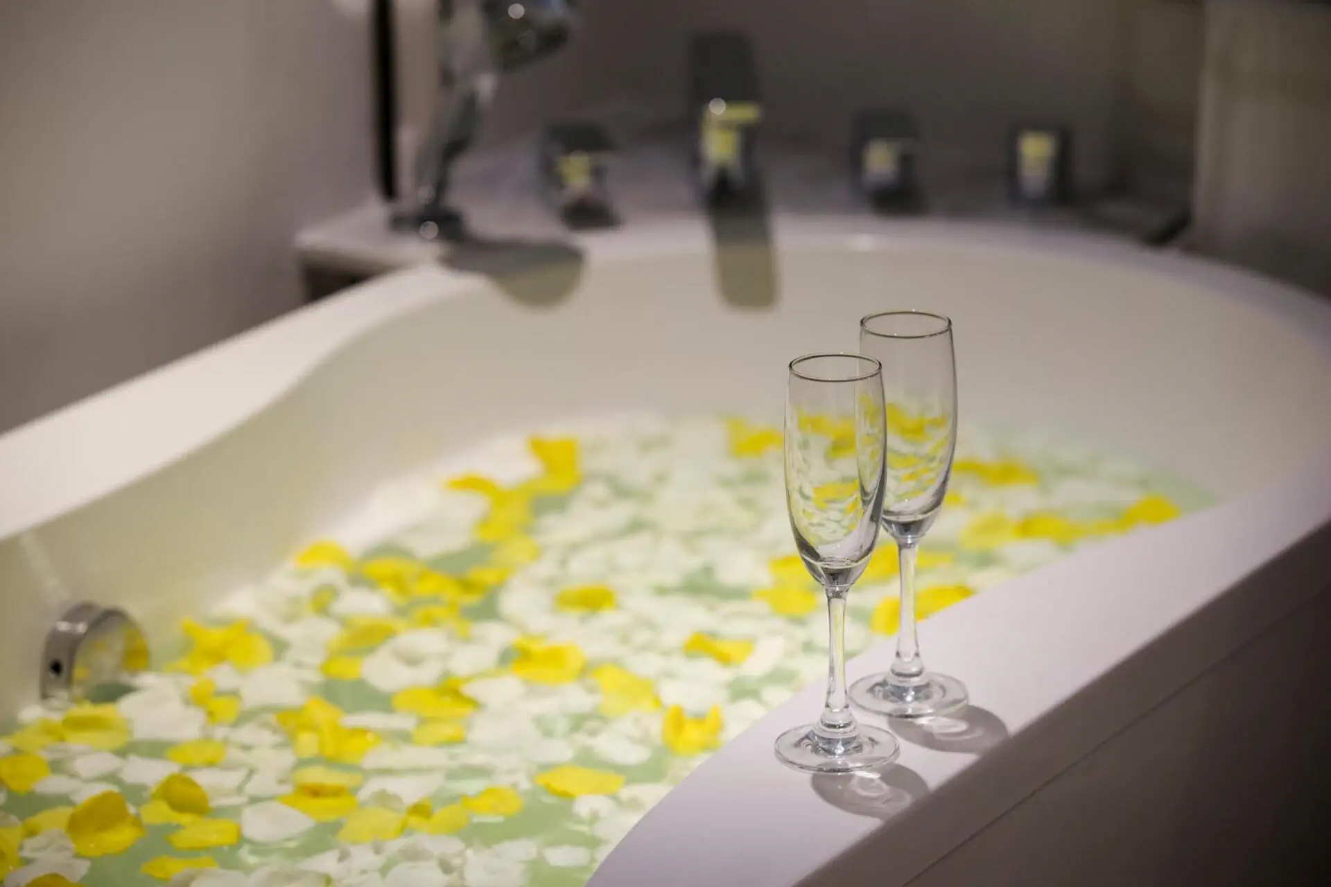 HOTEL CHANALAI ROMANTICA RESORT (ADULTS ONLY)