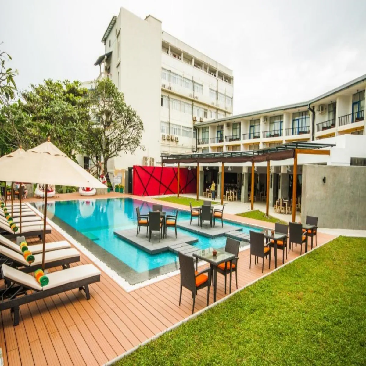 Camelot Beach Hotel