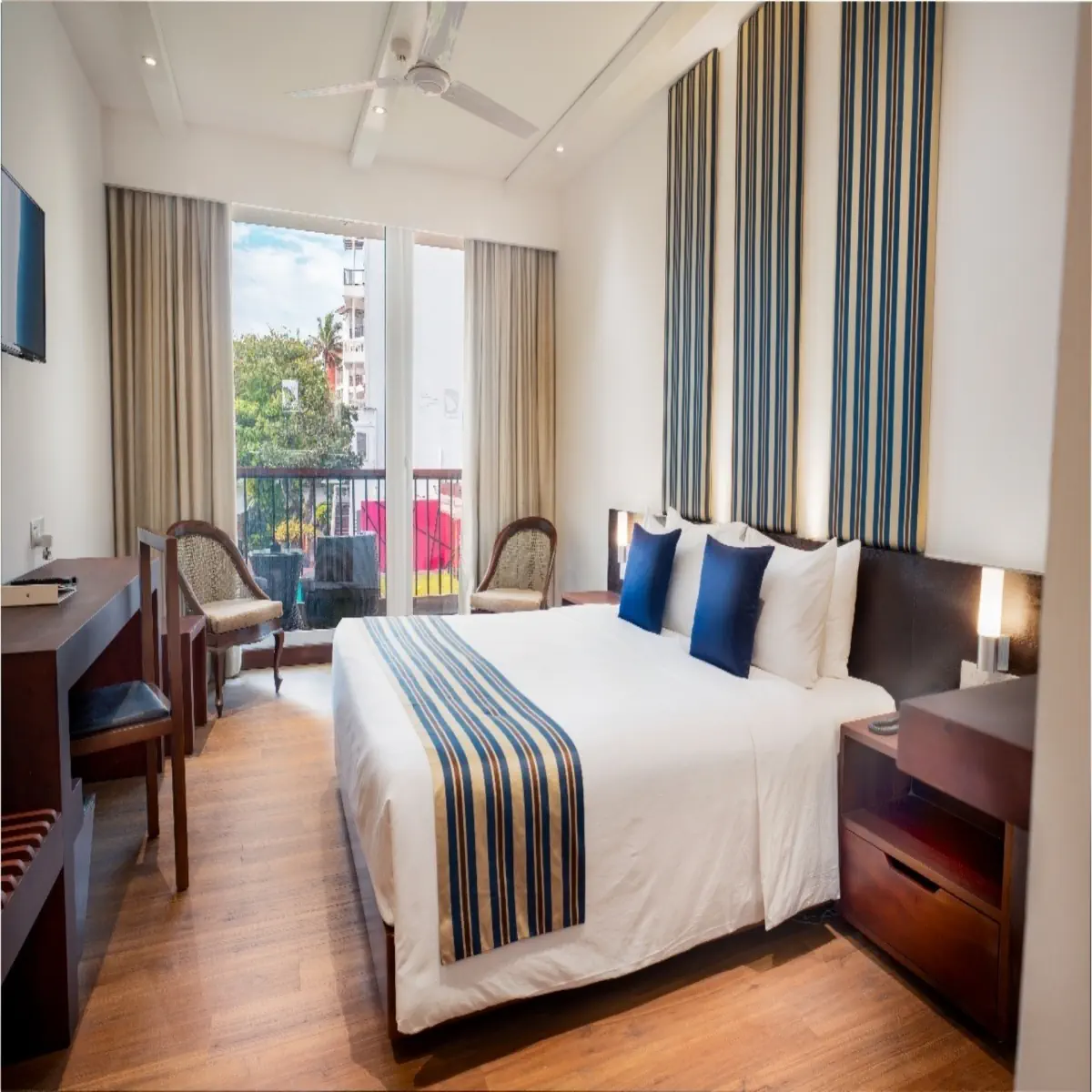 Camelot Beach Hotel