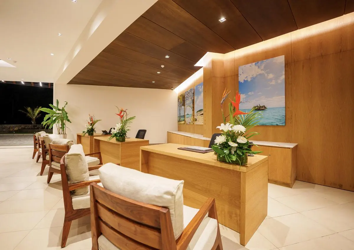 HOTEL Oceans Creek Beach Hotel