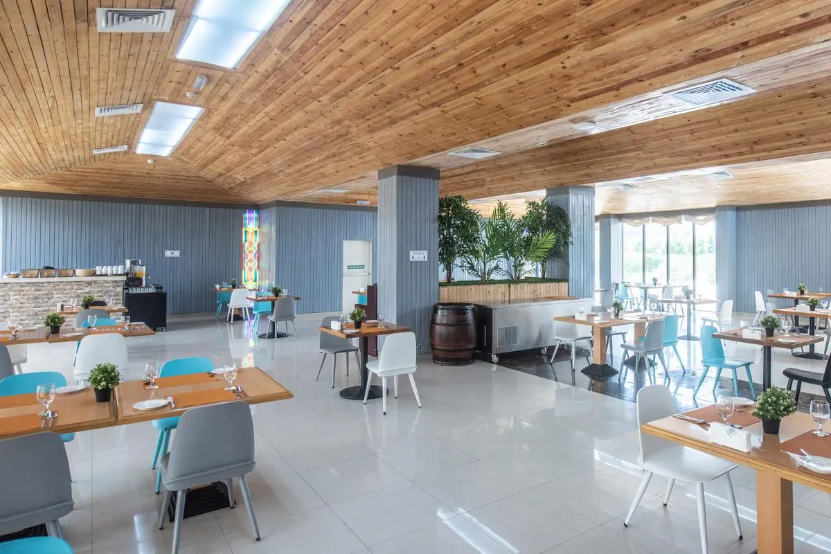 HOTEL BM Beach Hotel