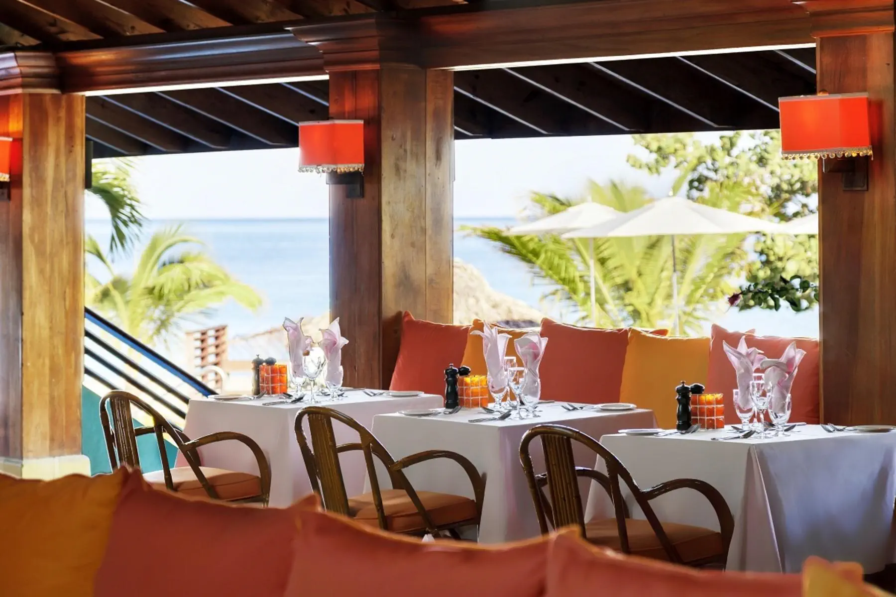 HOTEL Couples Swept Away