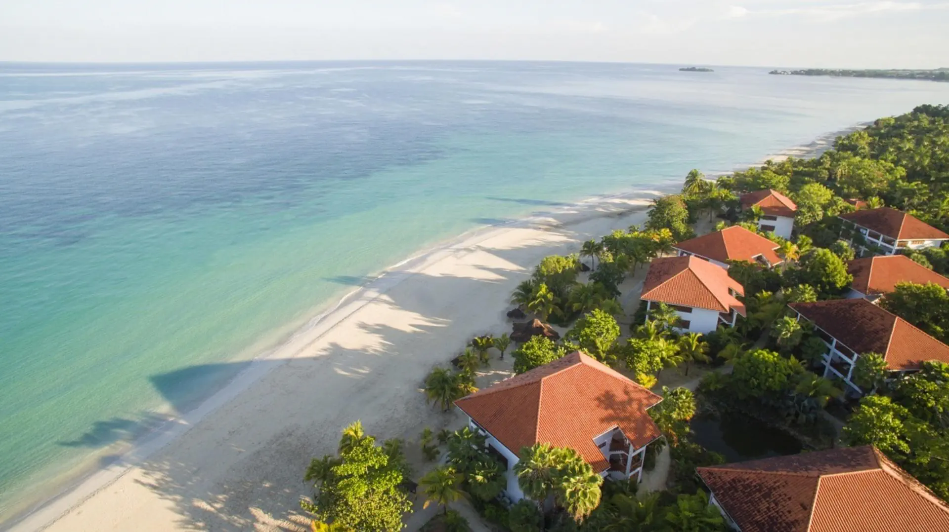 HOTEL Couples Swept Away