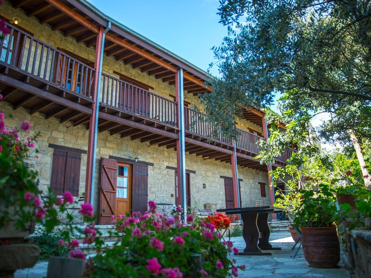 Eveleos Country House