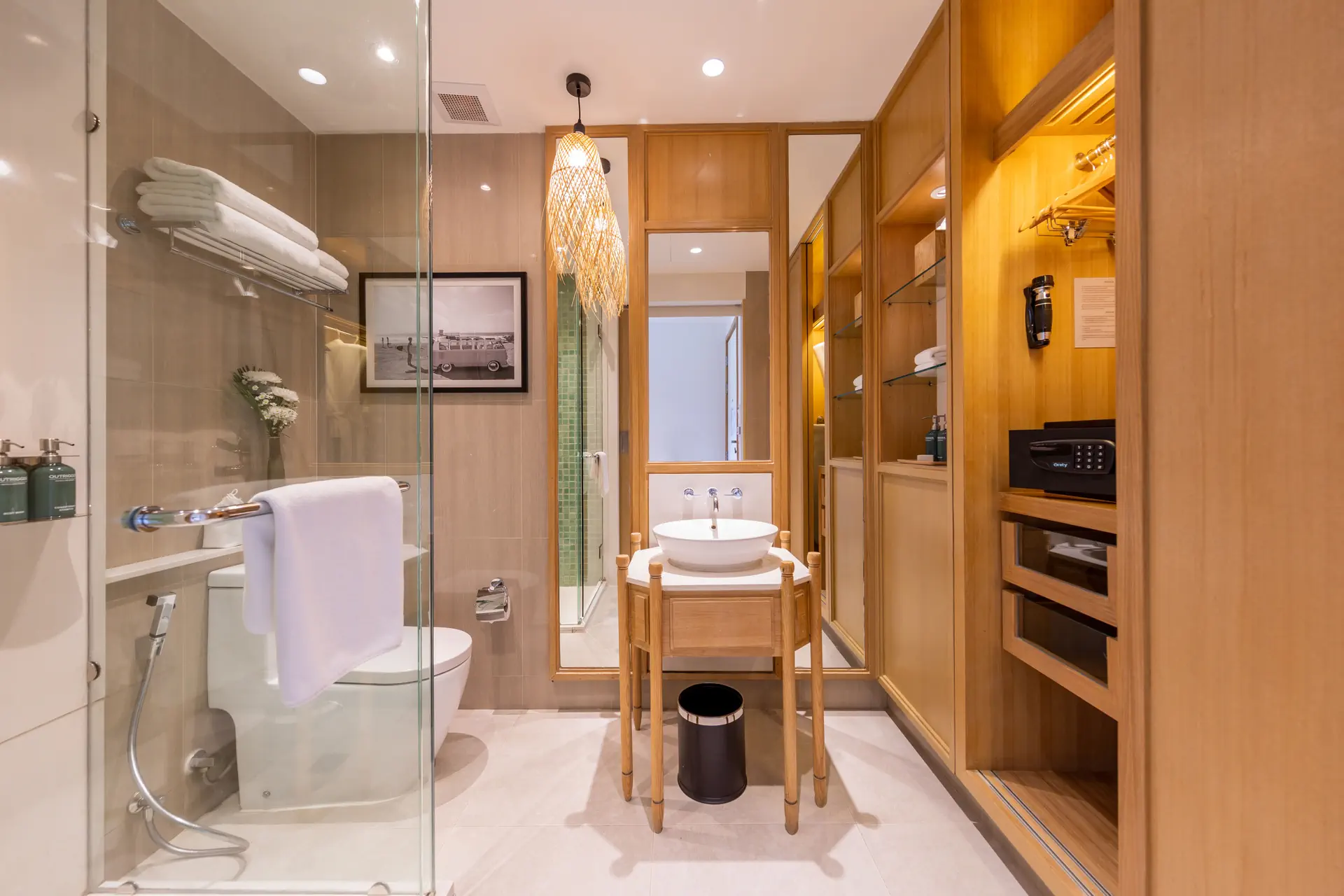 Outrigger Surin Beach Resort (ex. Manathai Surin Phuket) - zdjęcie 22