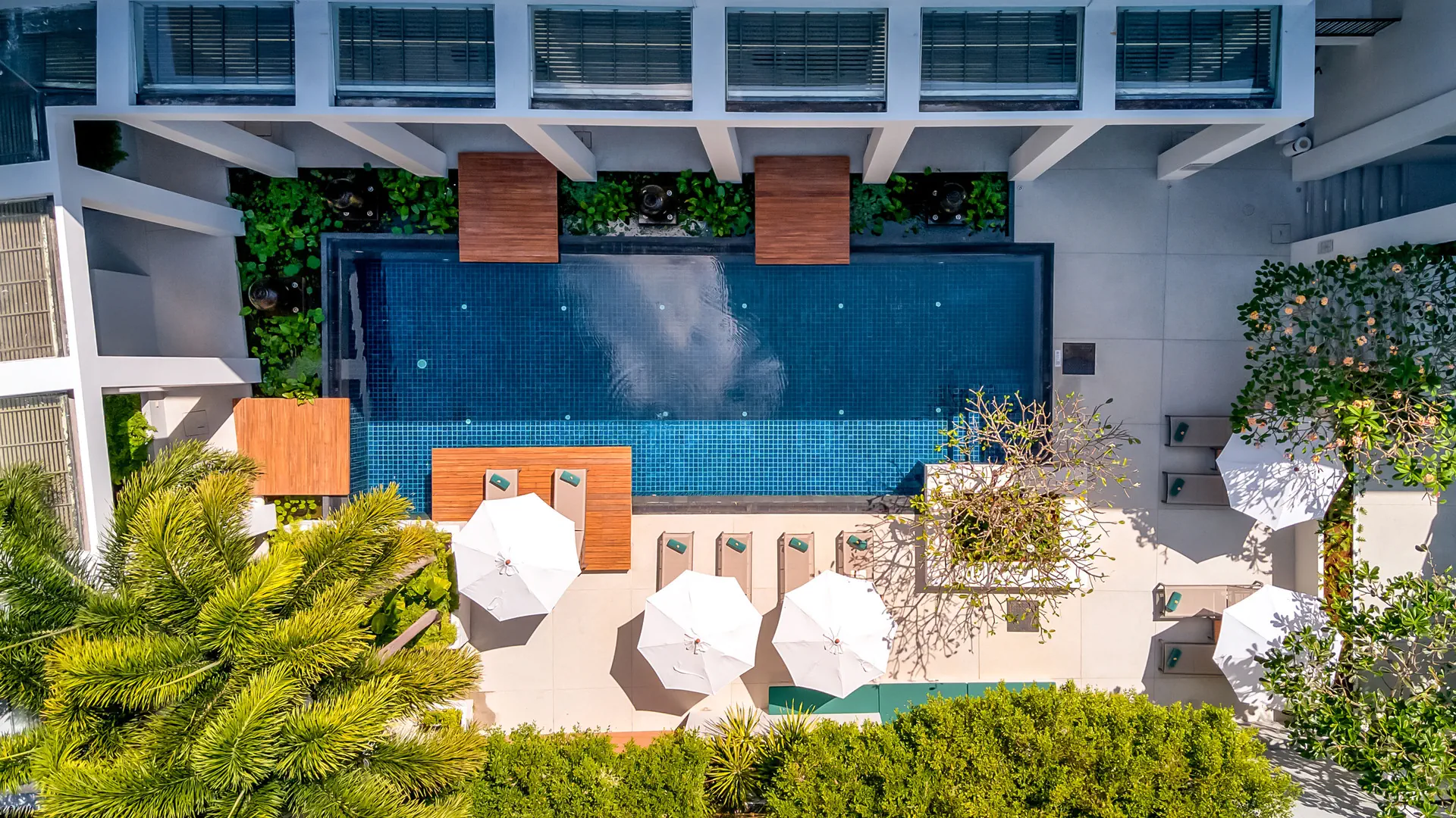 Outrigger Surin Beach Resort (ex. Manathai Surin Phuket) - zdjęcie 8