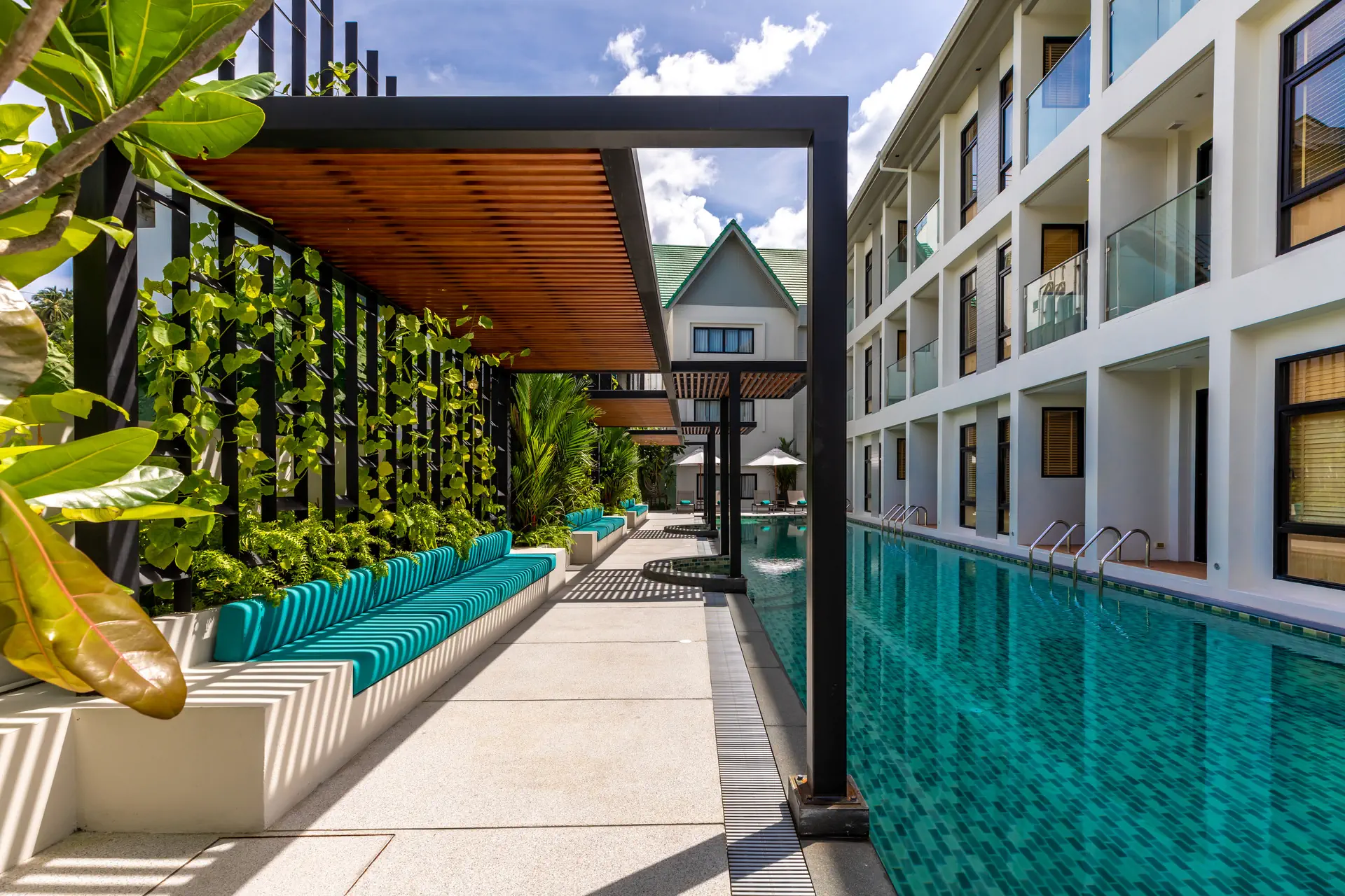 Outrigger Surin Beach Resort (ex. Manathai Surin Phuket) - zdjęcie 3