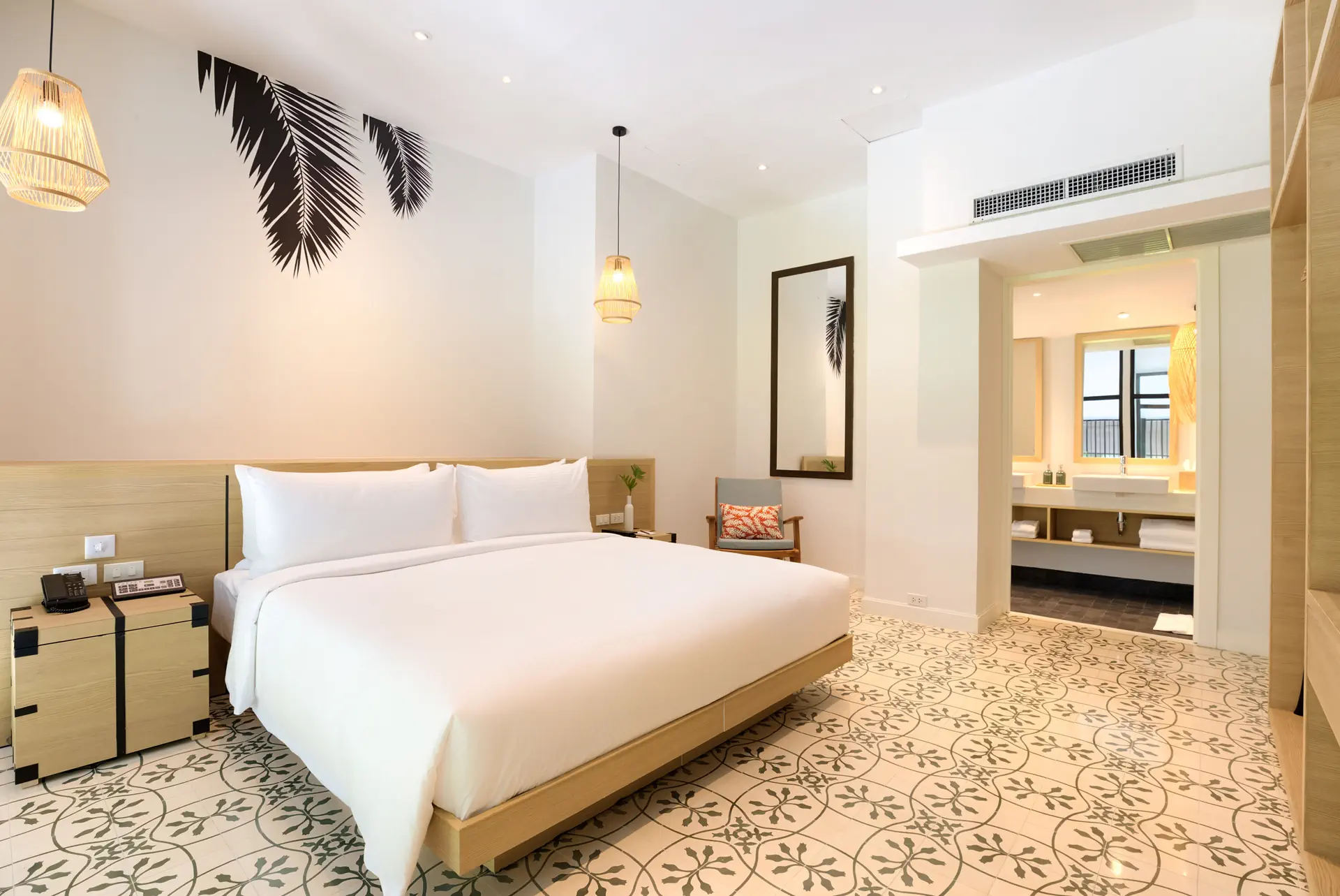 Outrigger Surin Beach Resort (ex. Manathai Surin Phuket) - zdjęcie 18