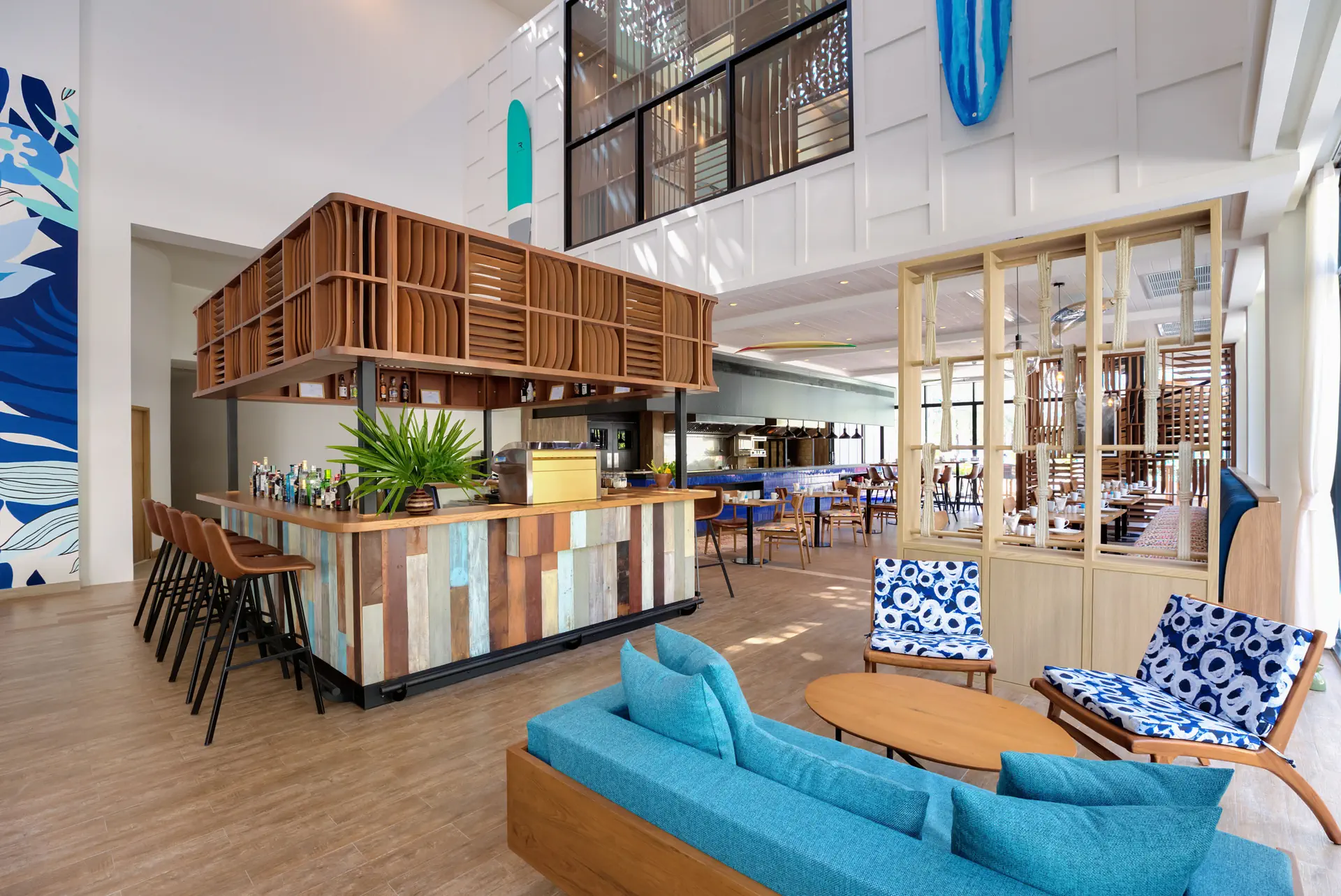Outrigger Surin Beach Resort (ex. Manathai Surin Phuket) - zdjęcie 30