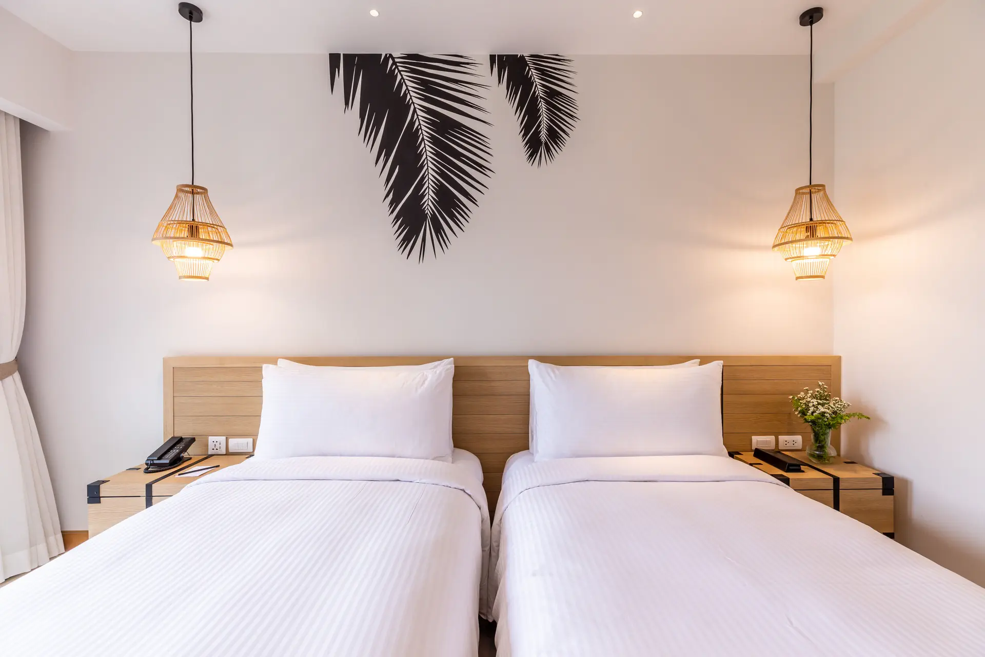 Outrigger Surin Beach Resort (ex. Manathai Surin Phuket) - zdjęcie 23