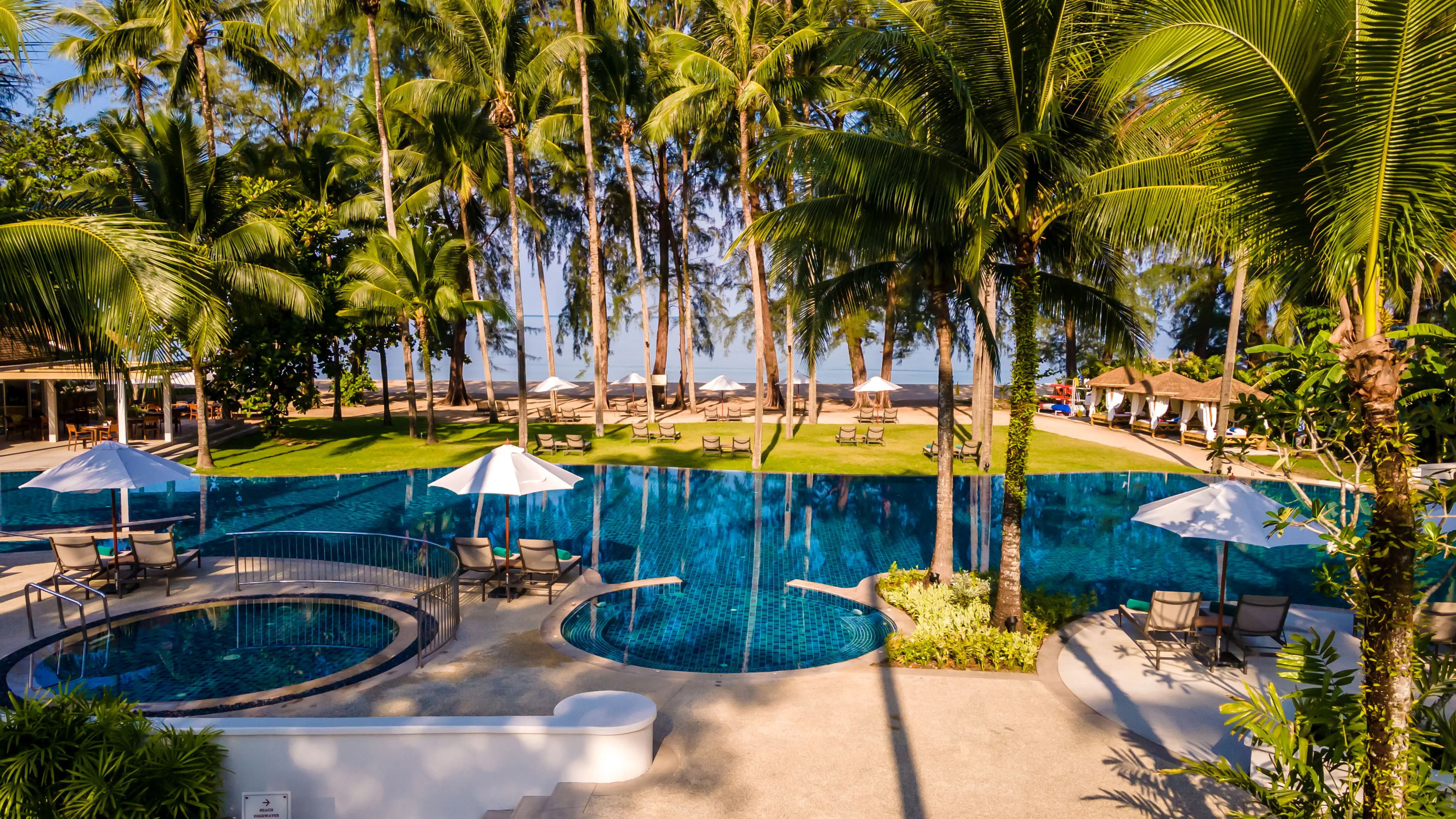 Outrigger Khao Lak Beach Resort (ex. Manathai Khao Lak) - zdjęcie 40