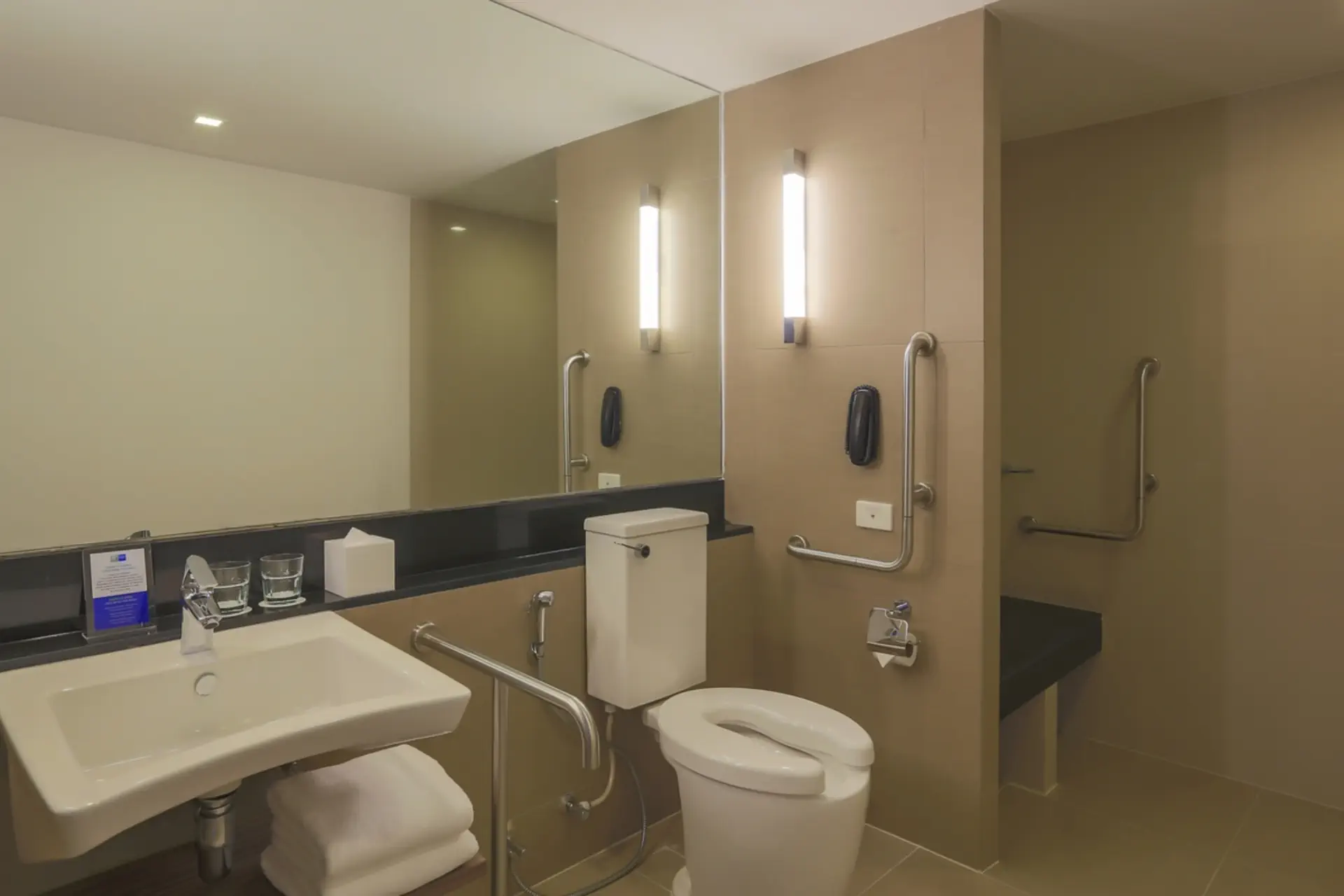 Holiday Inn Express Bangkok Sathorn - zdjęcie 13