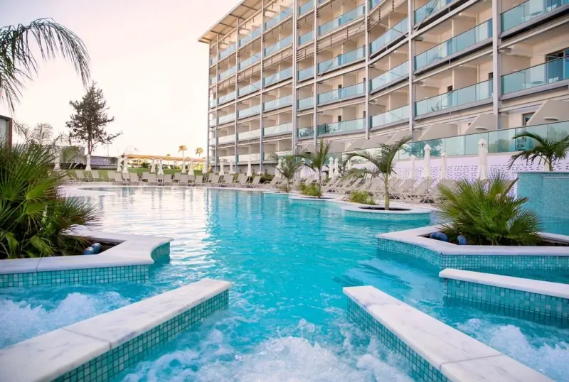 Asterias Beach Hotel
