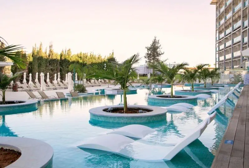 HOTEL Asterias Beach Hotel