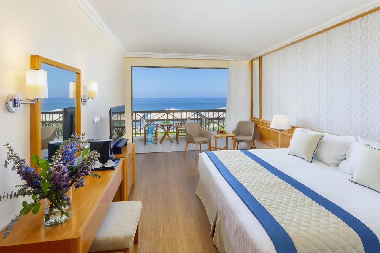 HOTEL Constantinou Bros Athena Beach Hotel