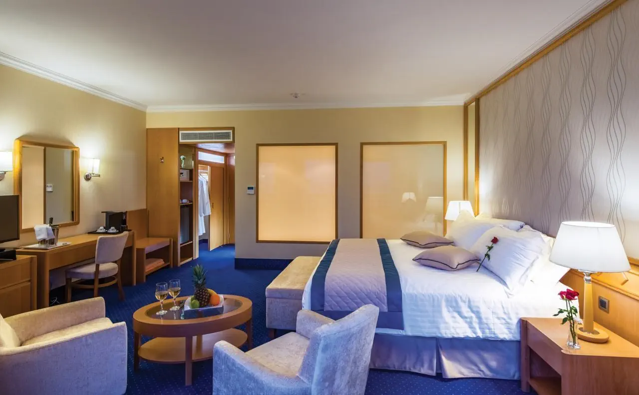 HOTEL Constantinou Bros Athena Royal Beach Hotel