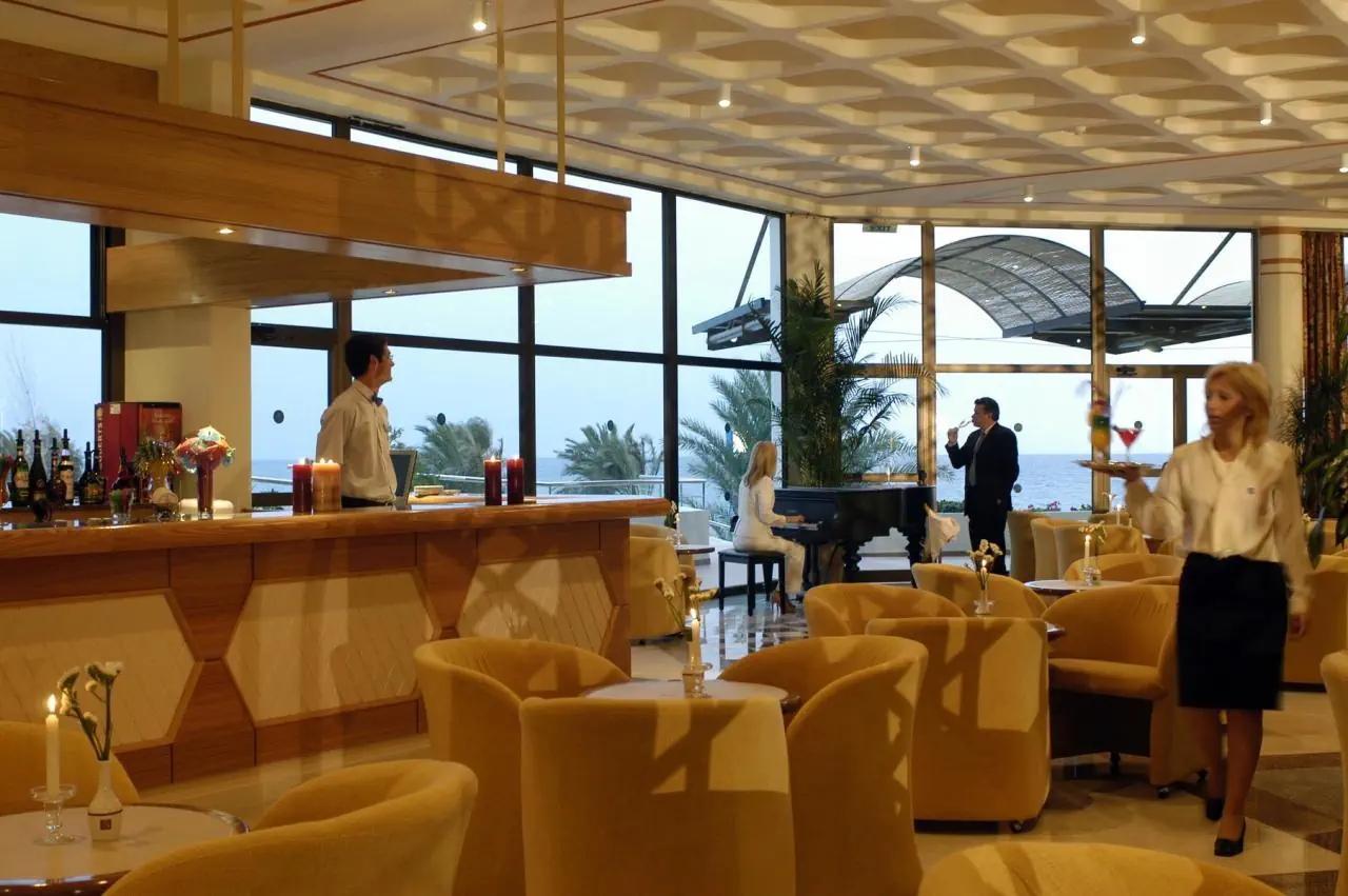 HOTEL Constantinou Bros Athena Royal Beach Hotel