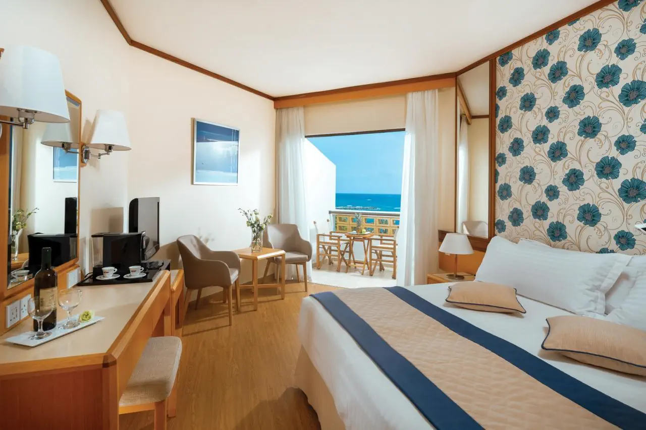 HOTEL Constantinou Bros Athena Royal Beach Hotel
