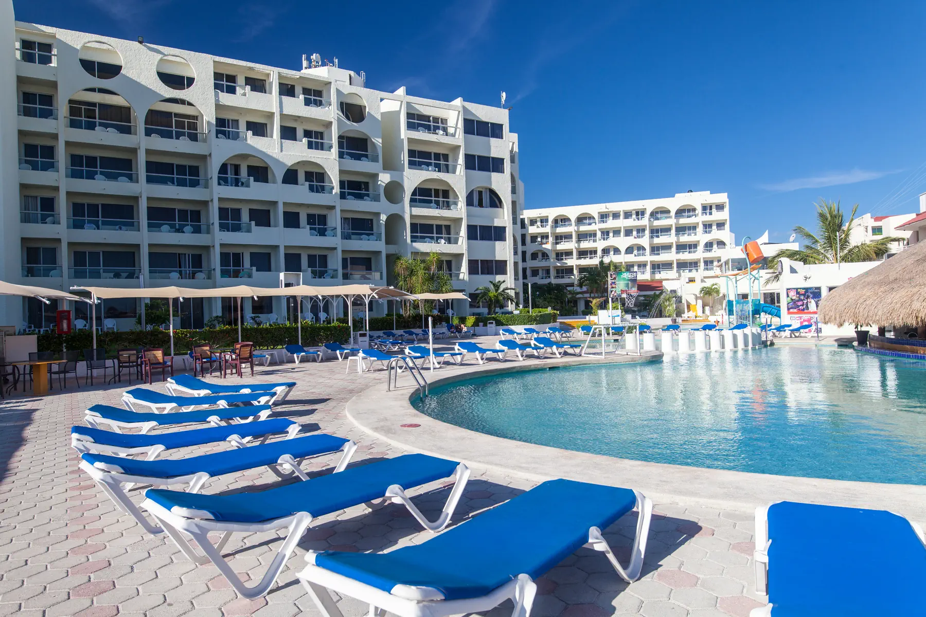Aquamarina Beach Resort