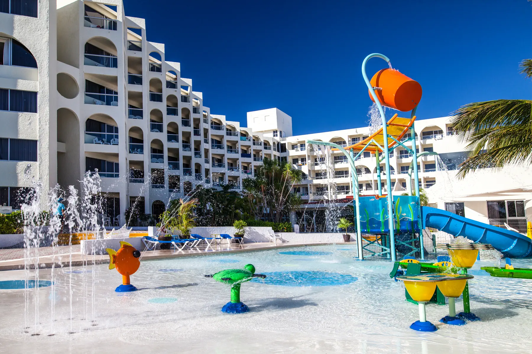 Aquamarina Beach Resort