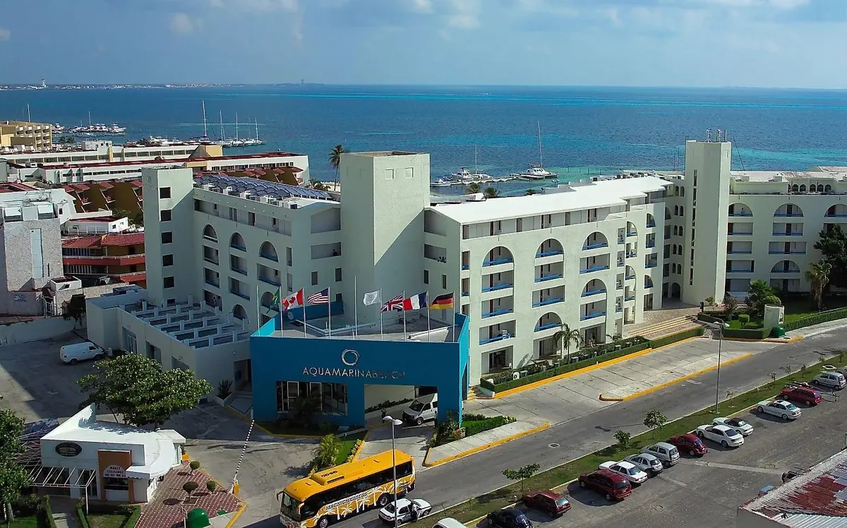 Aquamarina Beach Resort