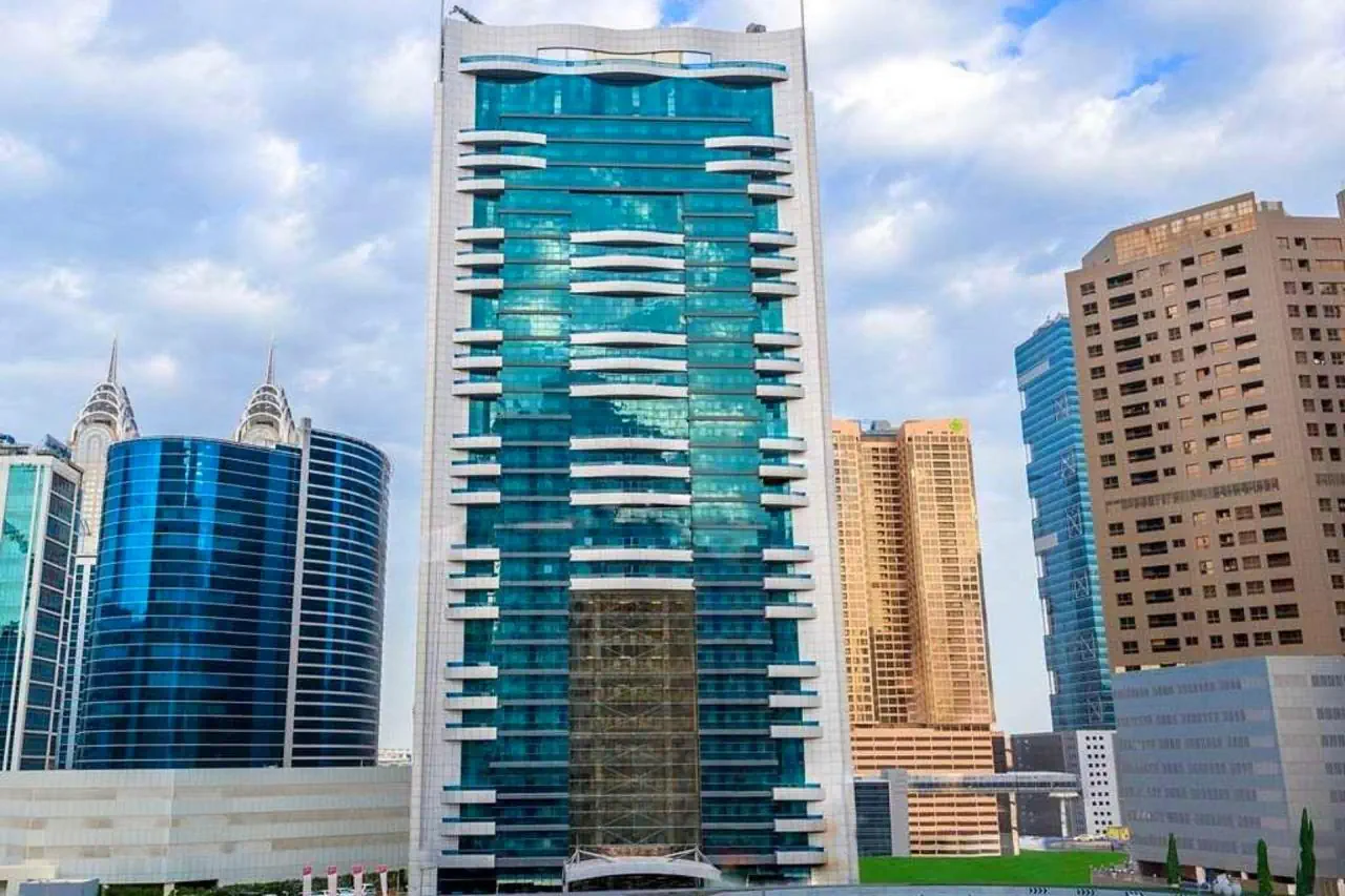 First Central Apartments - zdjęcie 5