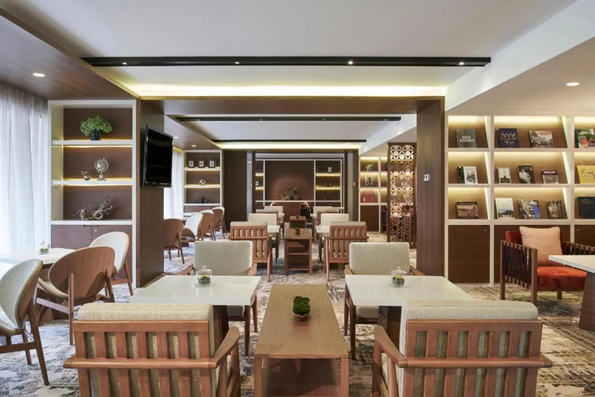 Orchard Rendezvous (ex. Orchard Parade) - zdjęcie 14