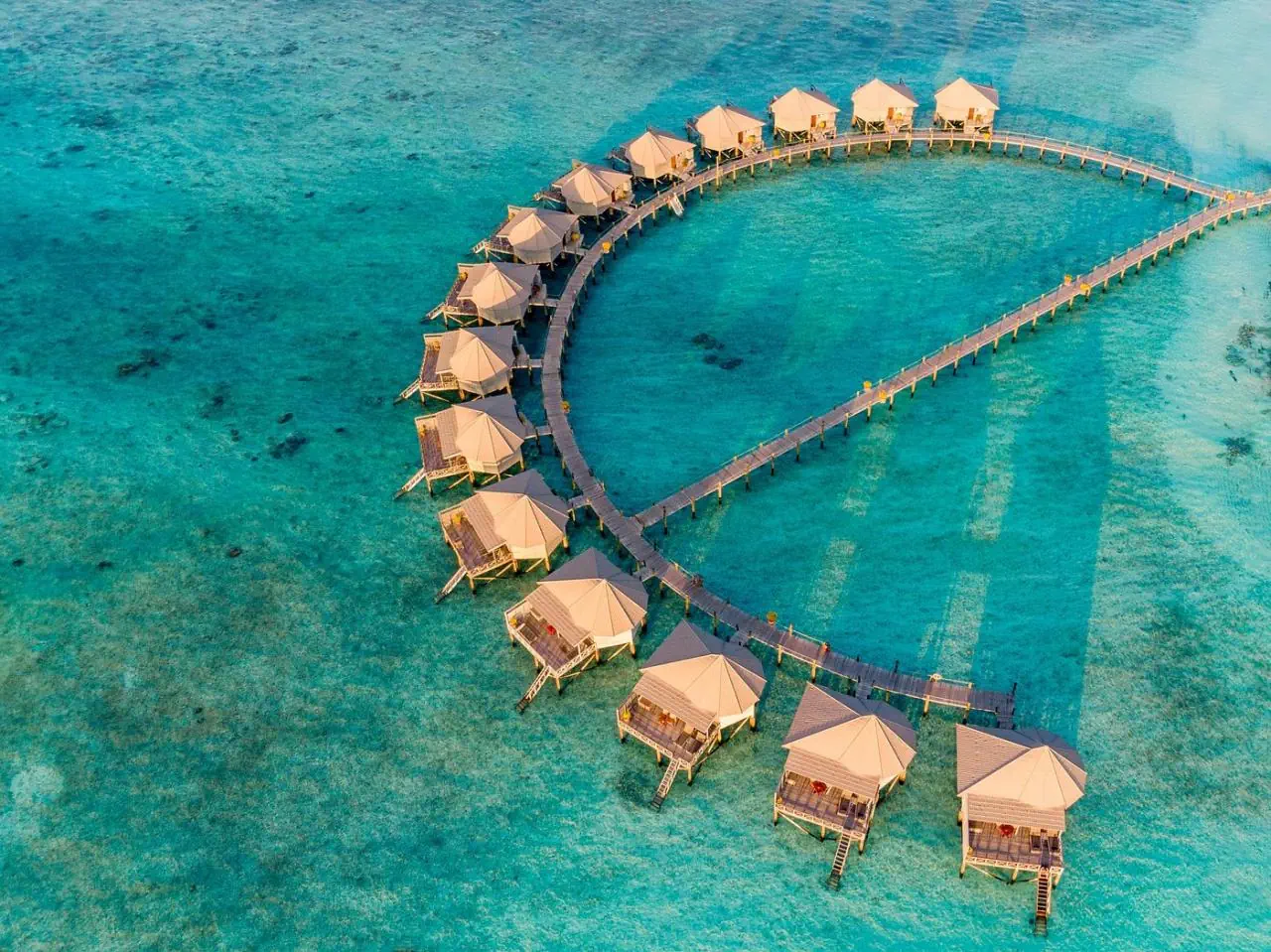 Komandoo Island Resort - zdjęcie 3
