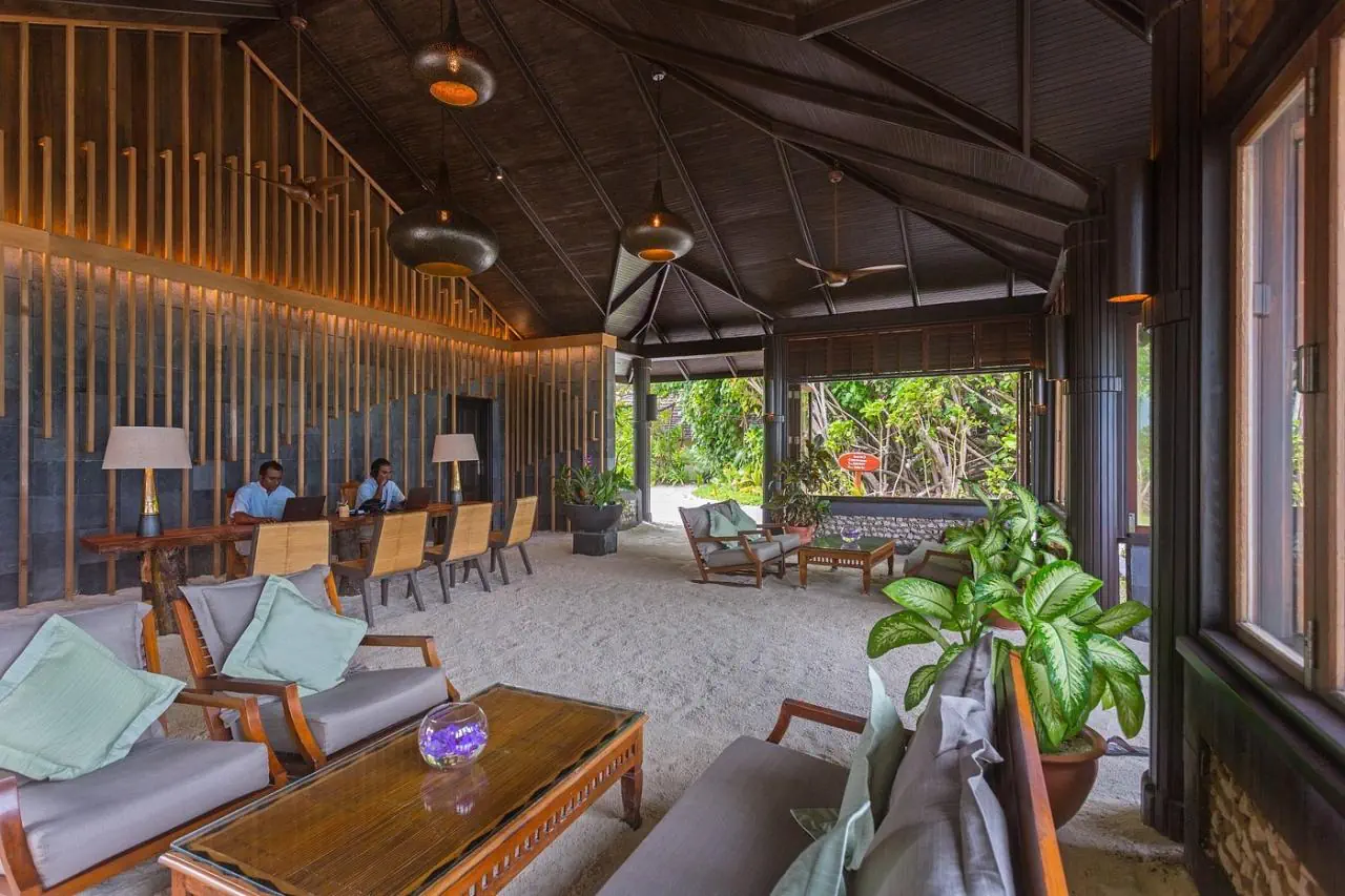 Komandoo Island Resort - zdjęcie 16