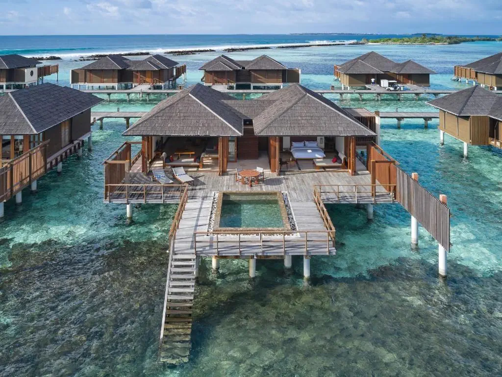 HOTEL VILLA NAUTICA (PARADISE ISLAND)