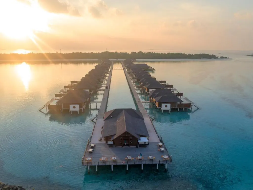 HOTEL VILLA NAUTICA (PARADISE ISLAND)