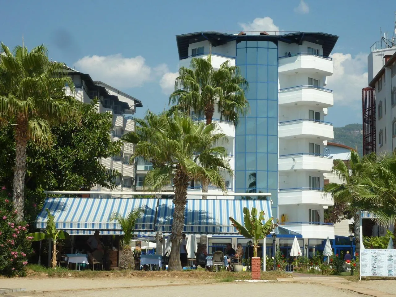 Elysee Beach - zdjęcie 4