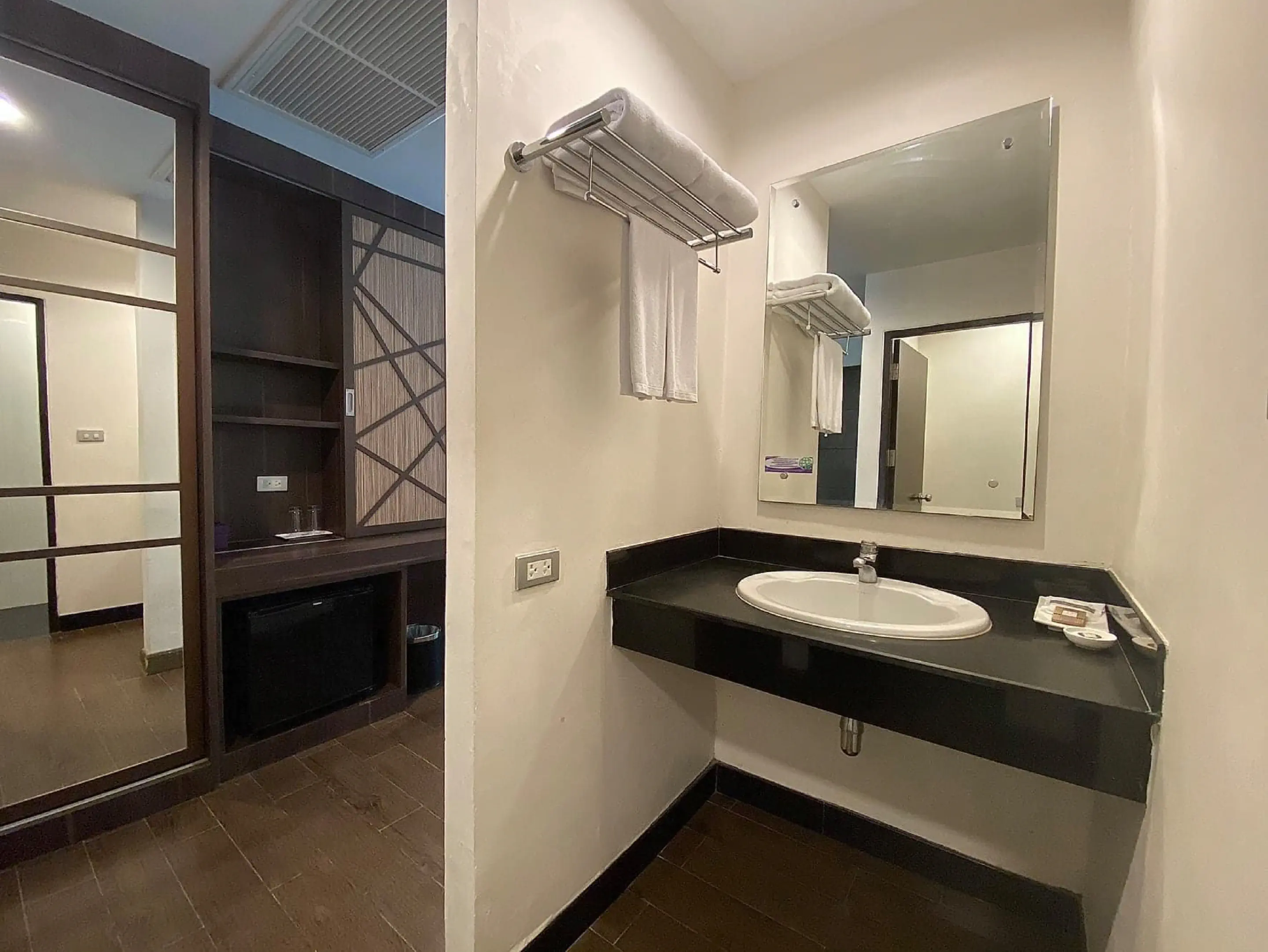 Bangsaen Heritage Hotel