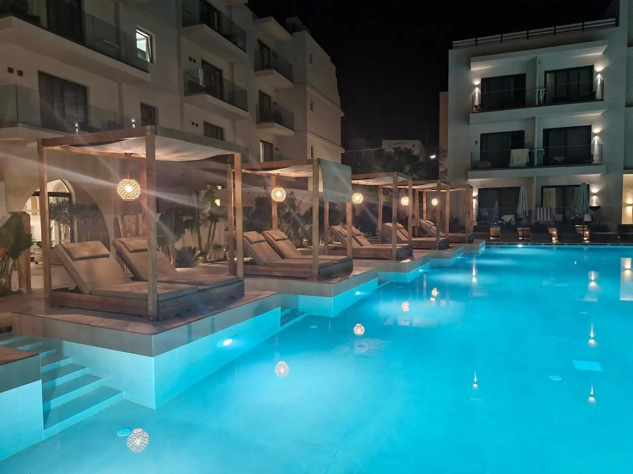 HOTEL Cabana White Boutique Hotel