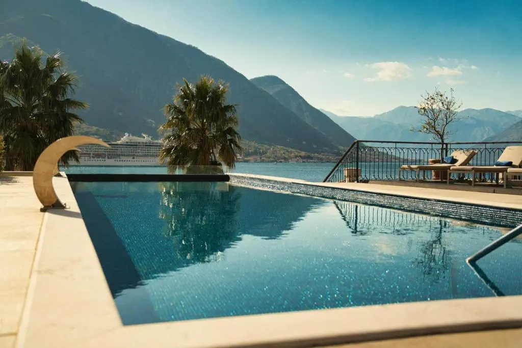 Huma Kotor Bay - zdjęcie 14