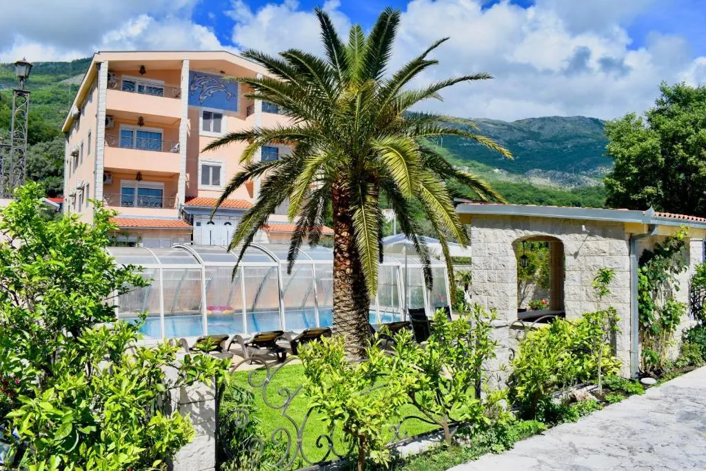 VILLA DOLPHIN
