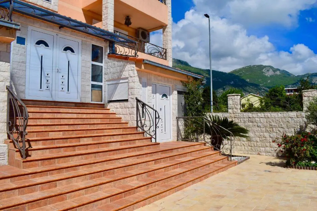 VILLA DOLPHIN