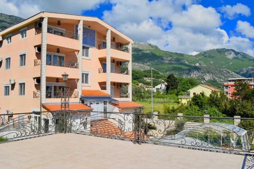 VILLA DOLPHIN