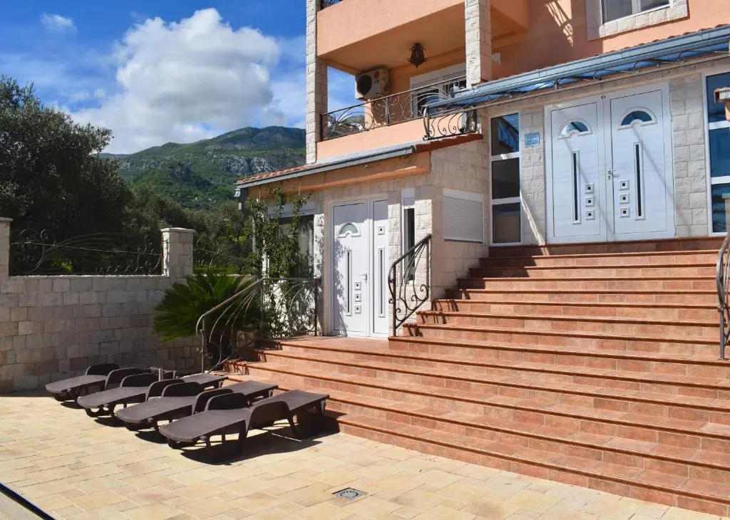 VILLA DOLPHIN