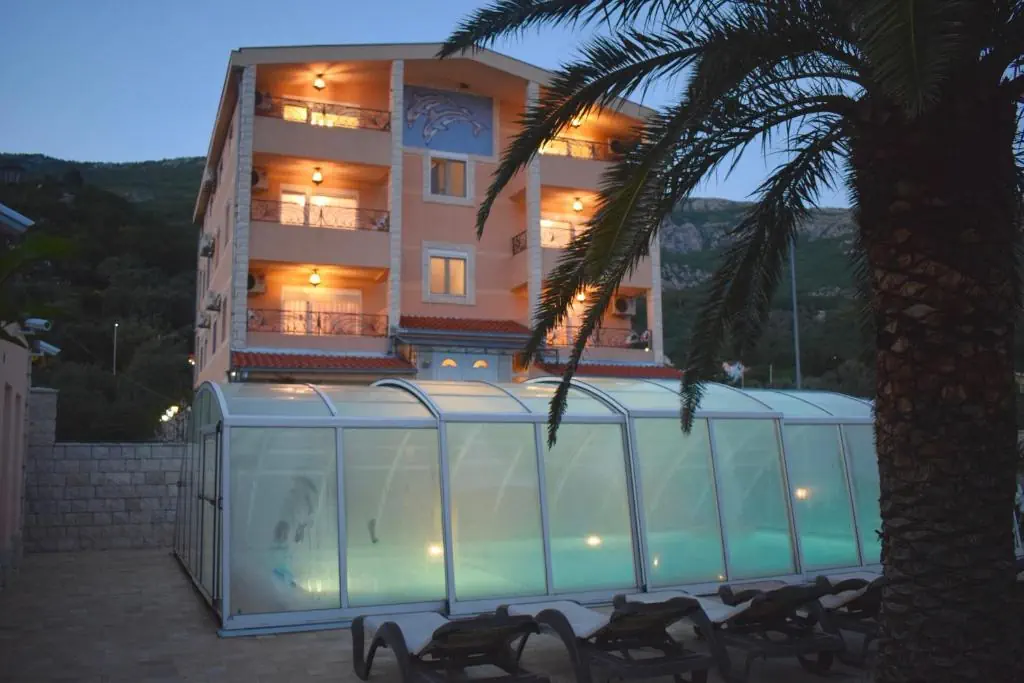 VILLA DOLPHIN