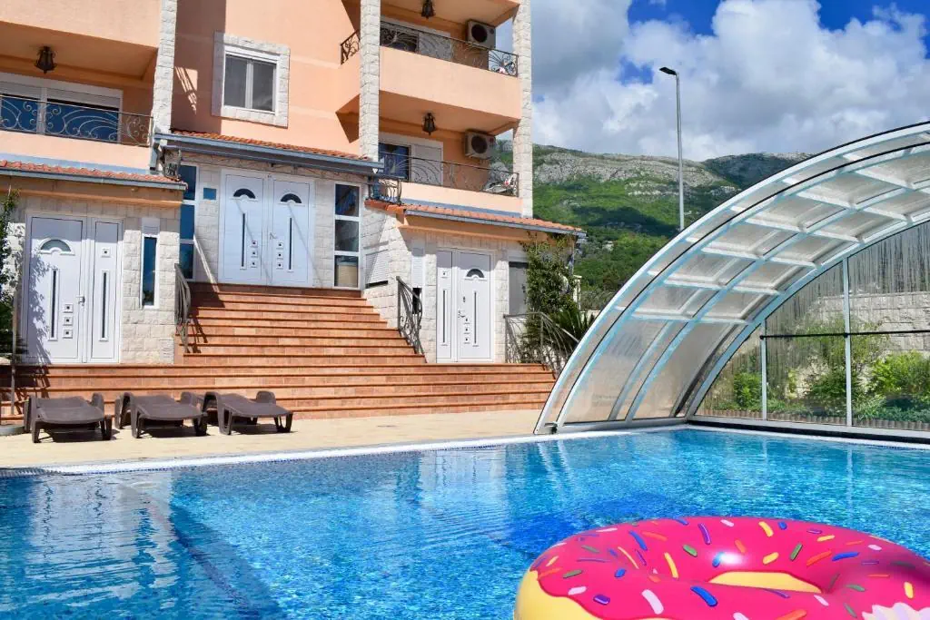 VILLA DOLPHIN