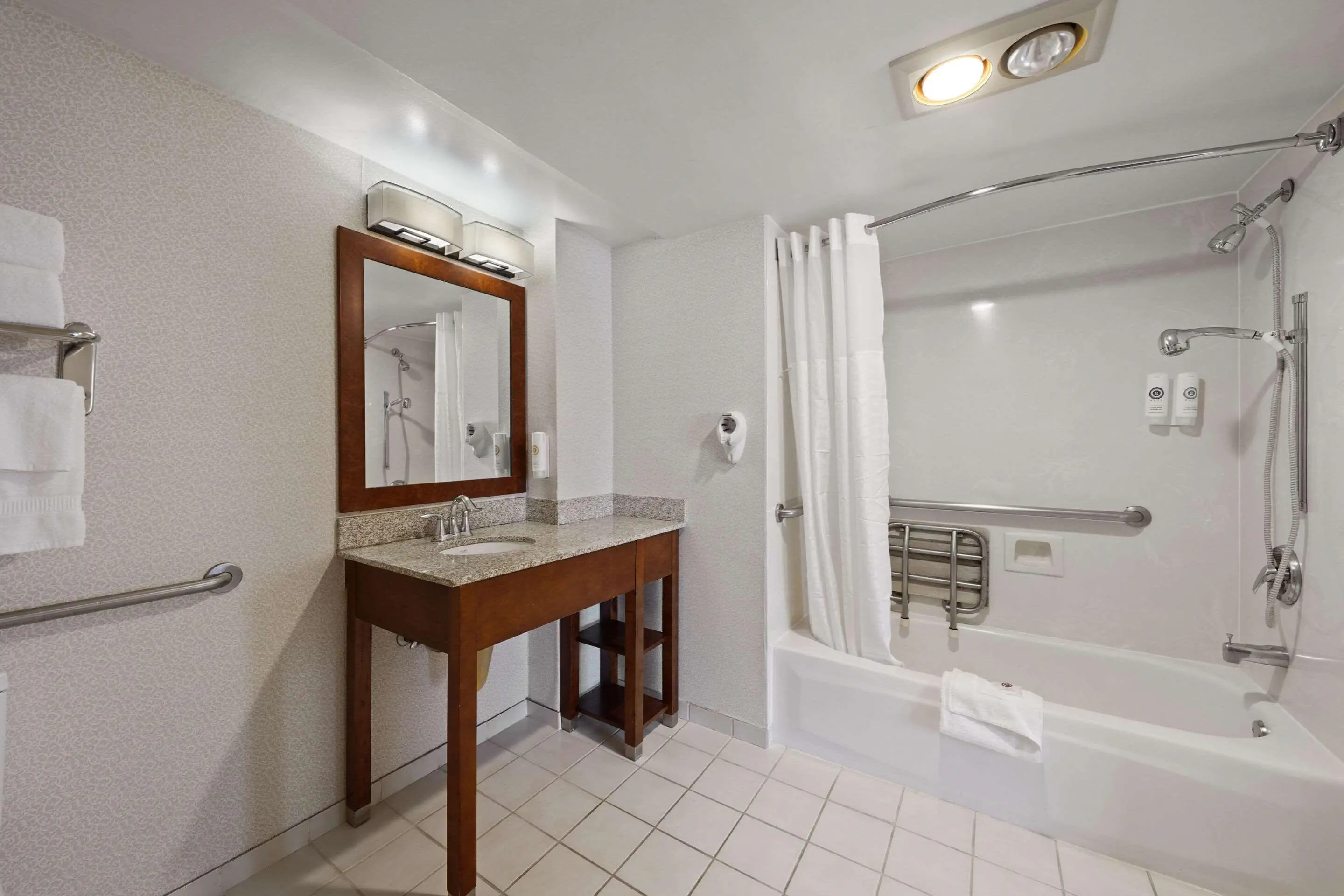 Comfort Inn by the Bay - zdjęcie 40
