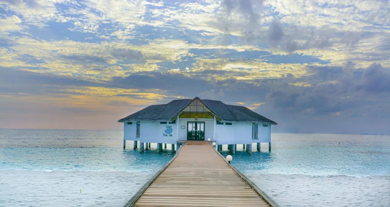 HOTEL Angaga Island Resort & Spa