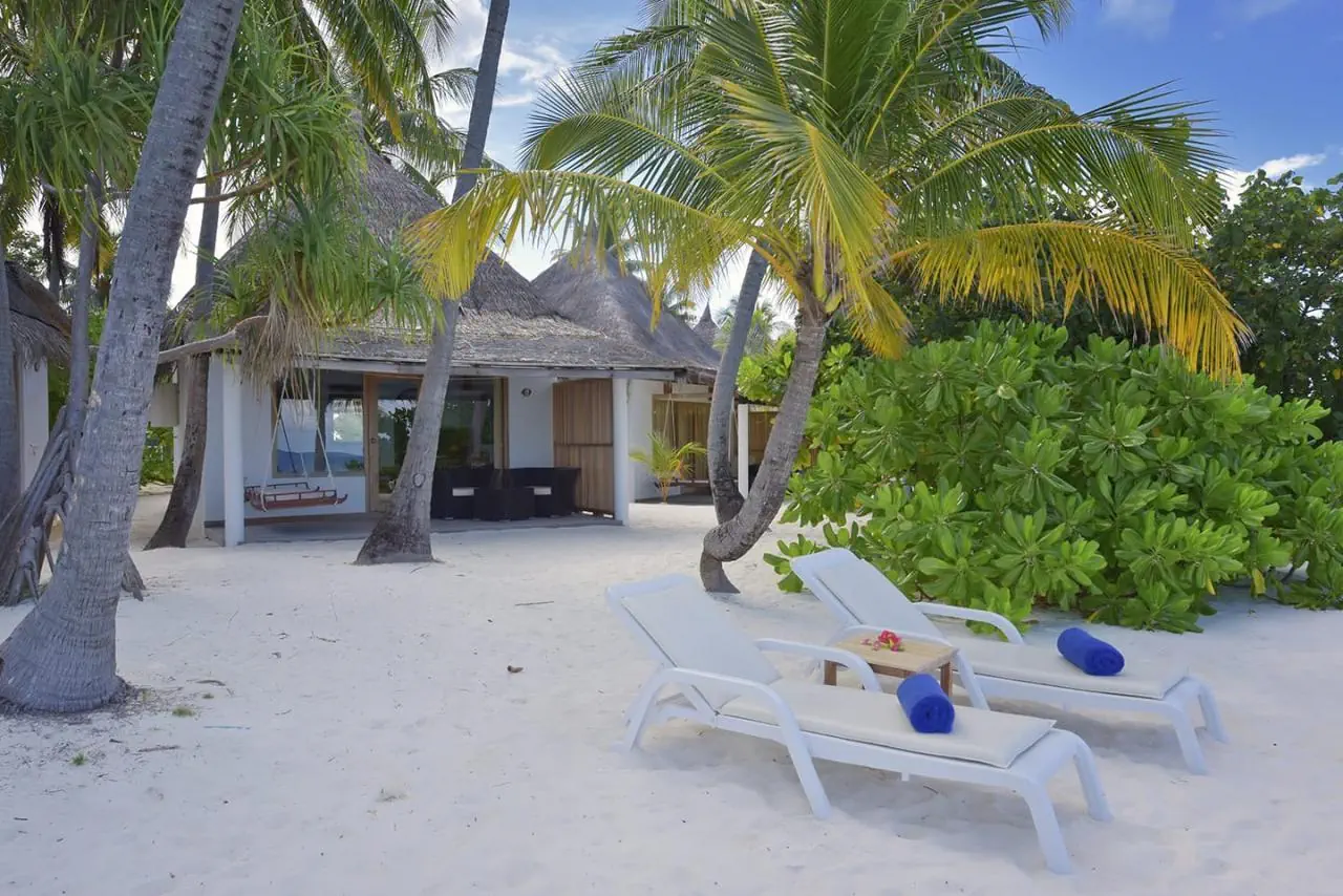 HOTEL Angaga Island Resort & Spa