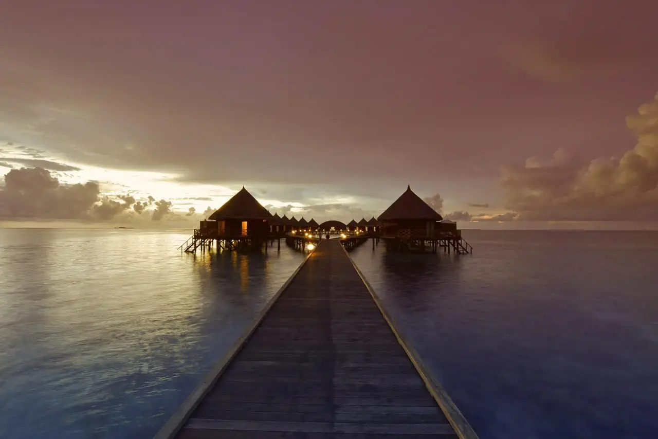 HOTEL Angaga Island Resort & Spa